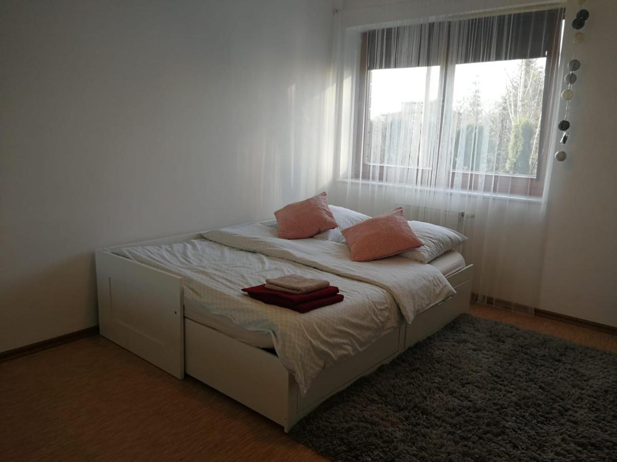 Apartament Zeta Park Centrum อุสทรอน ภายนอก รูปภาพ